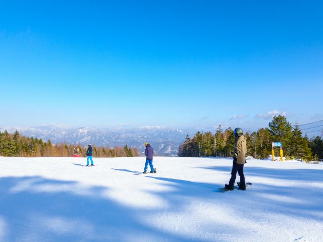 新幹線JRで楽しむ冬のスキー旅行